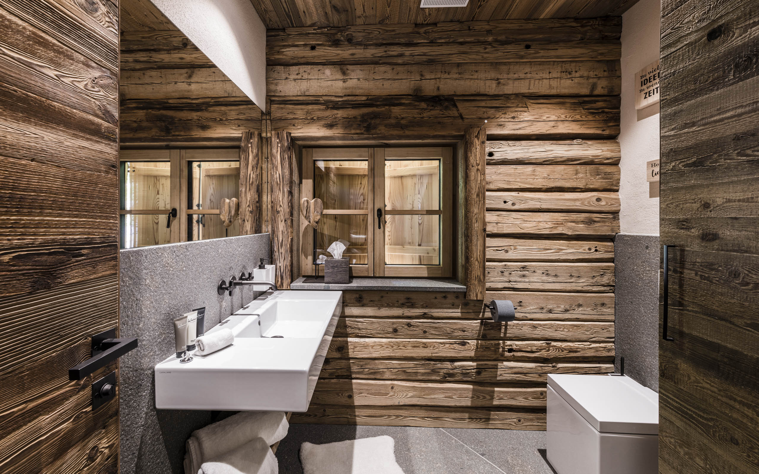 Chalet: Erstes Badezimmer im Erdgeschoss - La Mendola Alm-Chalet