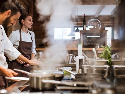 Hüttendorf - Schröcken - Genießen Sie ein Abendessen im ZwölfhundertNN - Alpin Chalets Panoramahotel Oberjoch