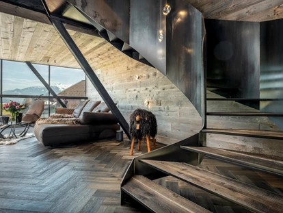 Hüttendorf - Fügenberg - Staircase - Black Diamond Chalet