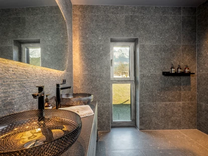 Hüttendorf - Fügenberg - Bathroom  - Black Diamond Chalet