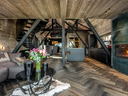 Hüttendorf - Fügenberg - Livingroom & Kitchen  - Black Diamond Chalet