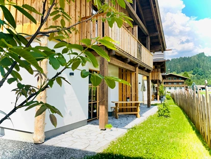 Hüttendorf - Snow Space Salzburg - Flachau - Wagrain - St. Johann - Terrasse und Balkon von unseren Chalets. - Sieglhub Chalets Appartements Hotel