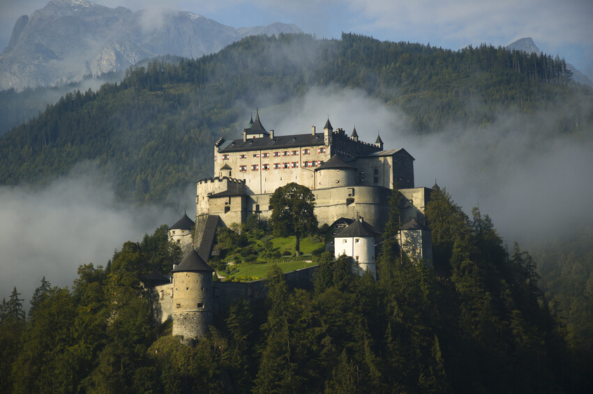 Sieglhub Chalets Appartements Hotel Ausflugsziele Burg Hohenwerfen