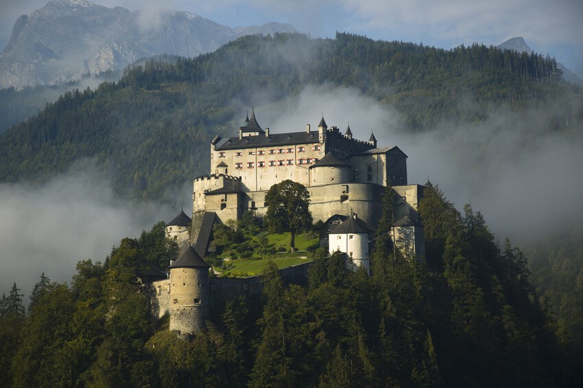 Sieglhub Chalets Appartements Hotel Ausflugsziele Burg Hohenwerfen