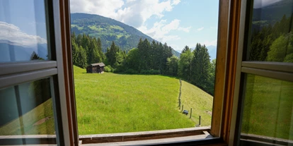 Hüttendorf - Chaletgröße: 8 - 10 Personen - Ausblick von Fenster in Schlafzimmer 2 – Blick nach Osten - Beim Rauter – Emberger Alm