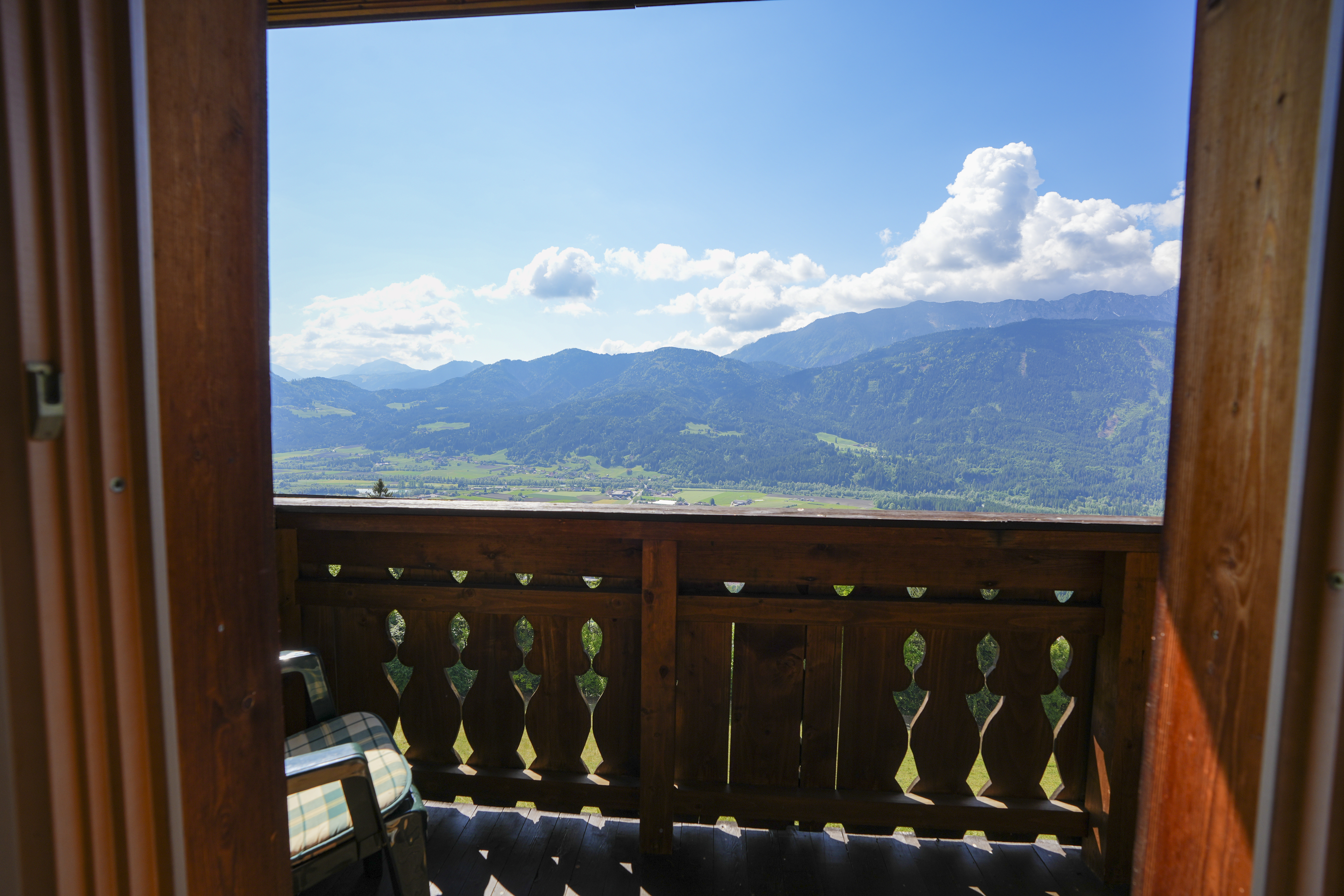 Chalet: Ausblick von Balkontüre in Schlafzimmer 3 – Blick nach Süden - Beim Rauter – Emberger Alm - Außen, Umgebung