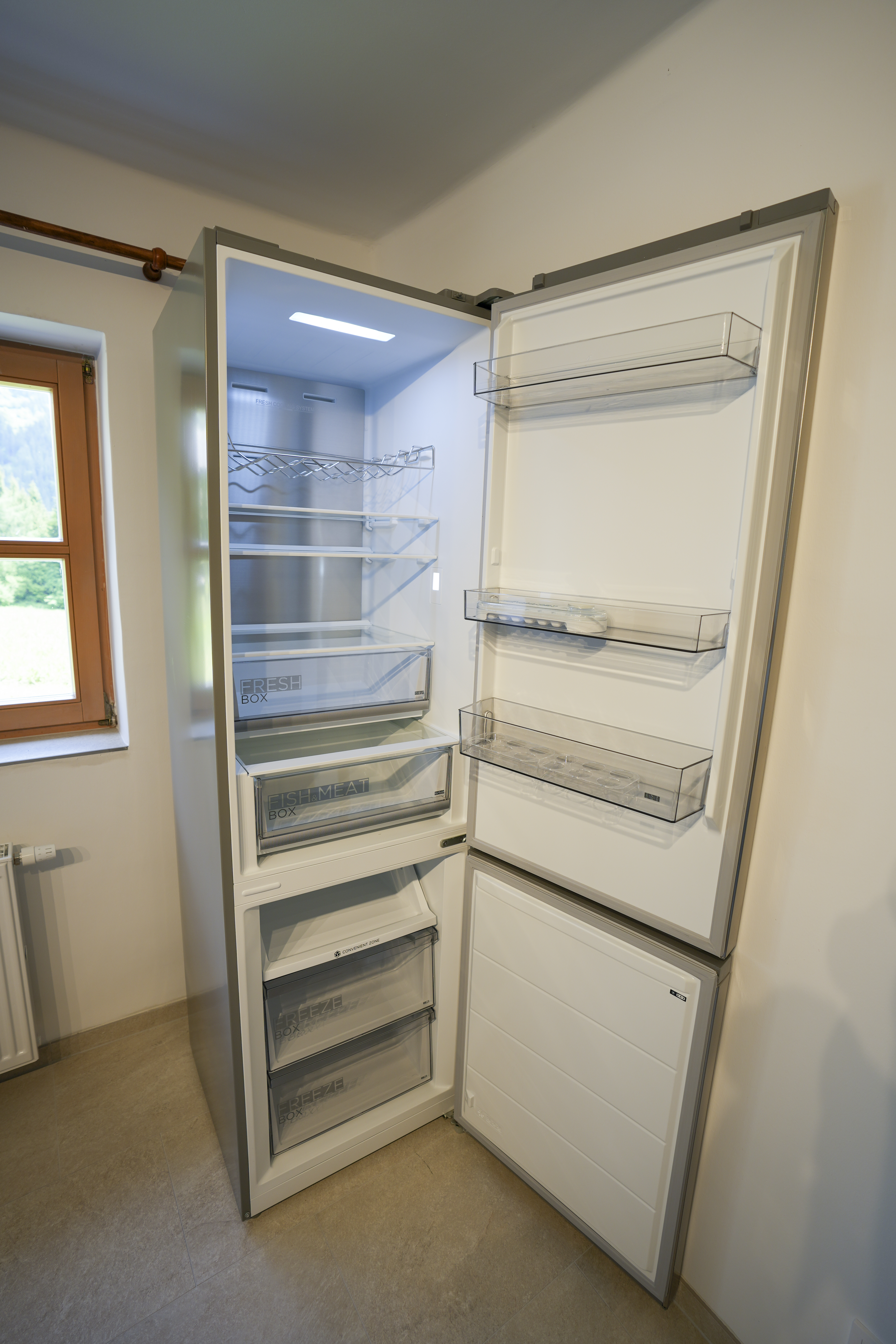 Chalet: Lagerraum – Kühlschrank und Gefrierschrank - Beim Rauter – Emberger Alm - Essen | Trinken, Innen