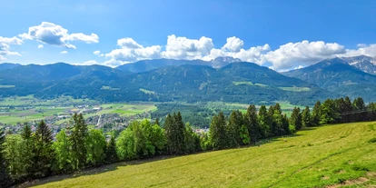 Hüttendorf - Chaletgröße: 8 - 10 Personen - Blick vom Balkon im 1. Stock - Beim Rauter – Emberger Alm