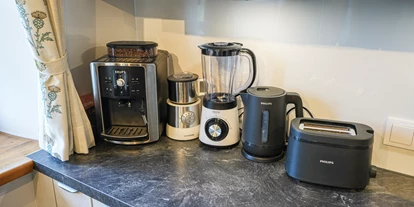 Hüttendorf - Chaletgröße: 8 - 10 Personen - Ausstattung Küche: Kaffeemaschine, Milchschäumer, Mixer, Wasserkocher und Toaster - Beim Rauter – Emberger Alm