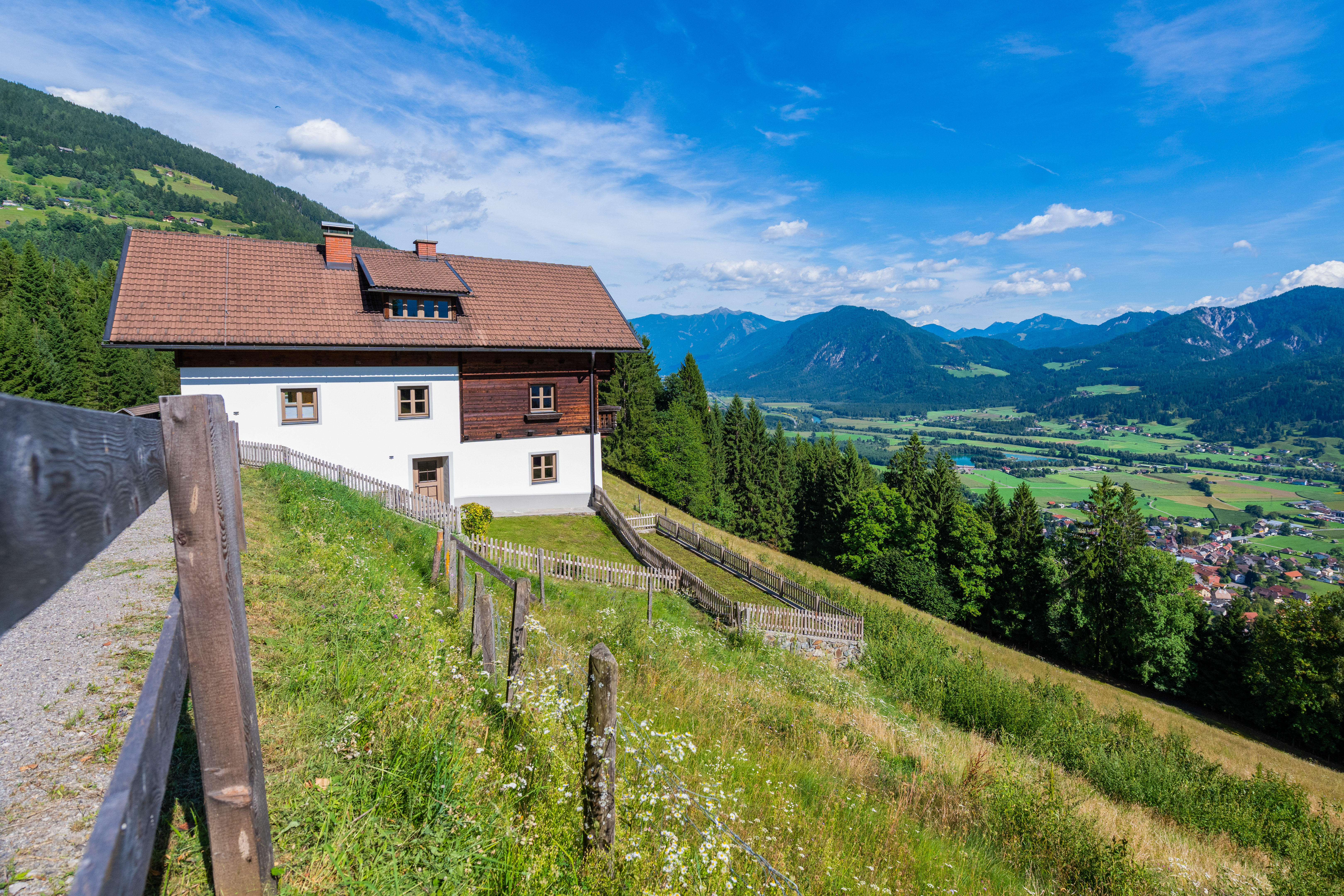Chalet: Beim Rauter - Blick auf Greifenburg - Beim Rauter – Emberger Alm - Außen, Umgebung