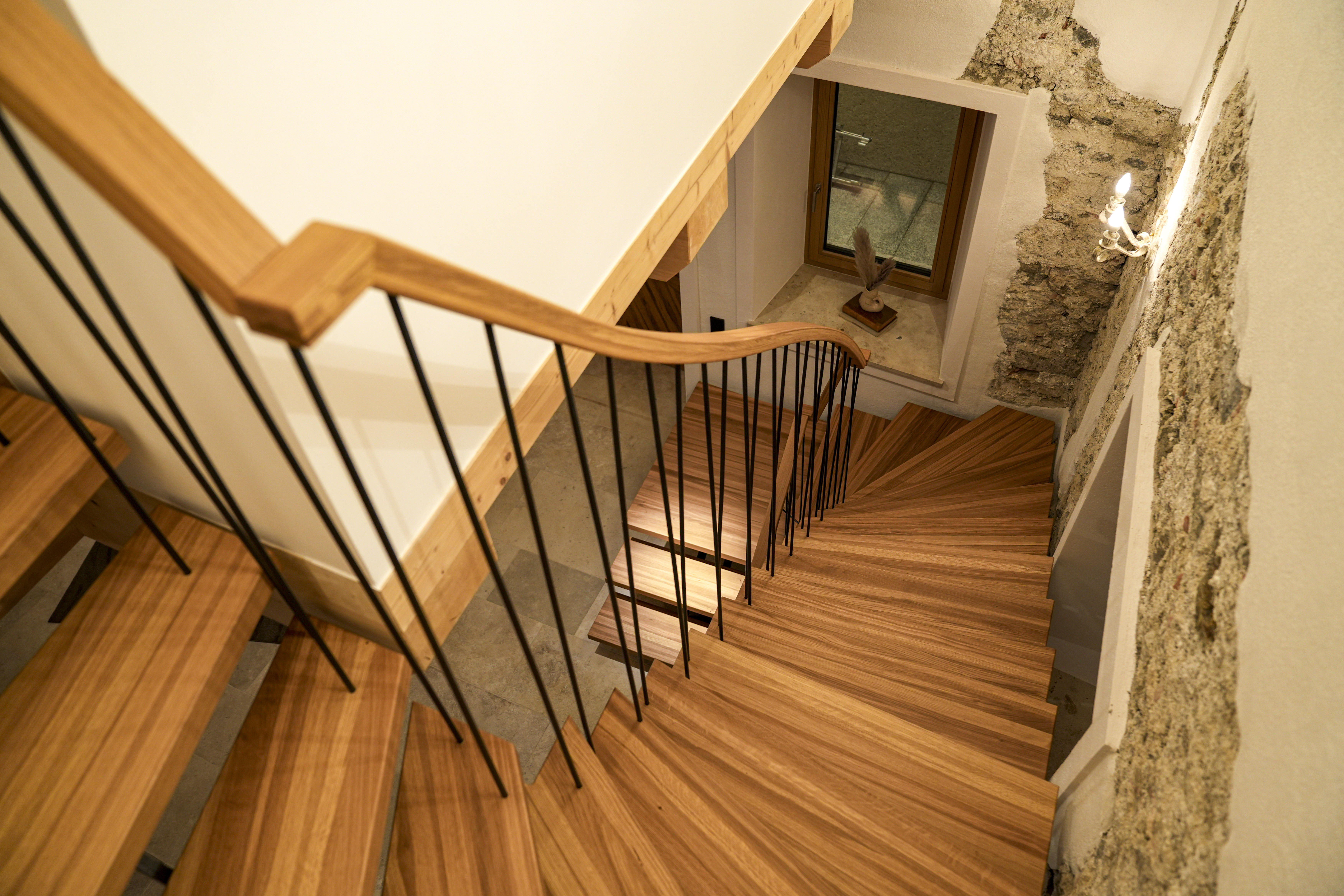 Chalet: moderne Treppe - Das Jakob – Historia in Otium - Innen