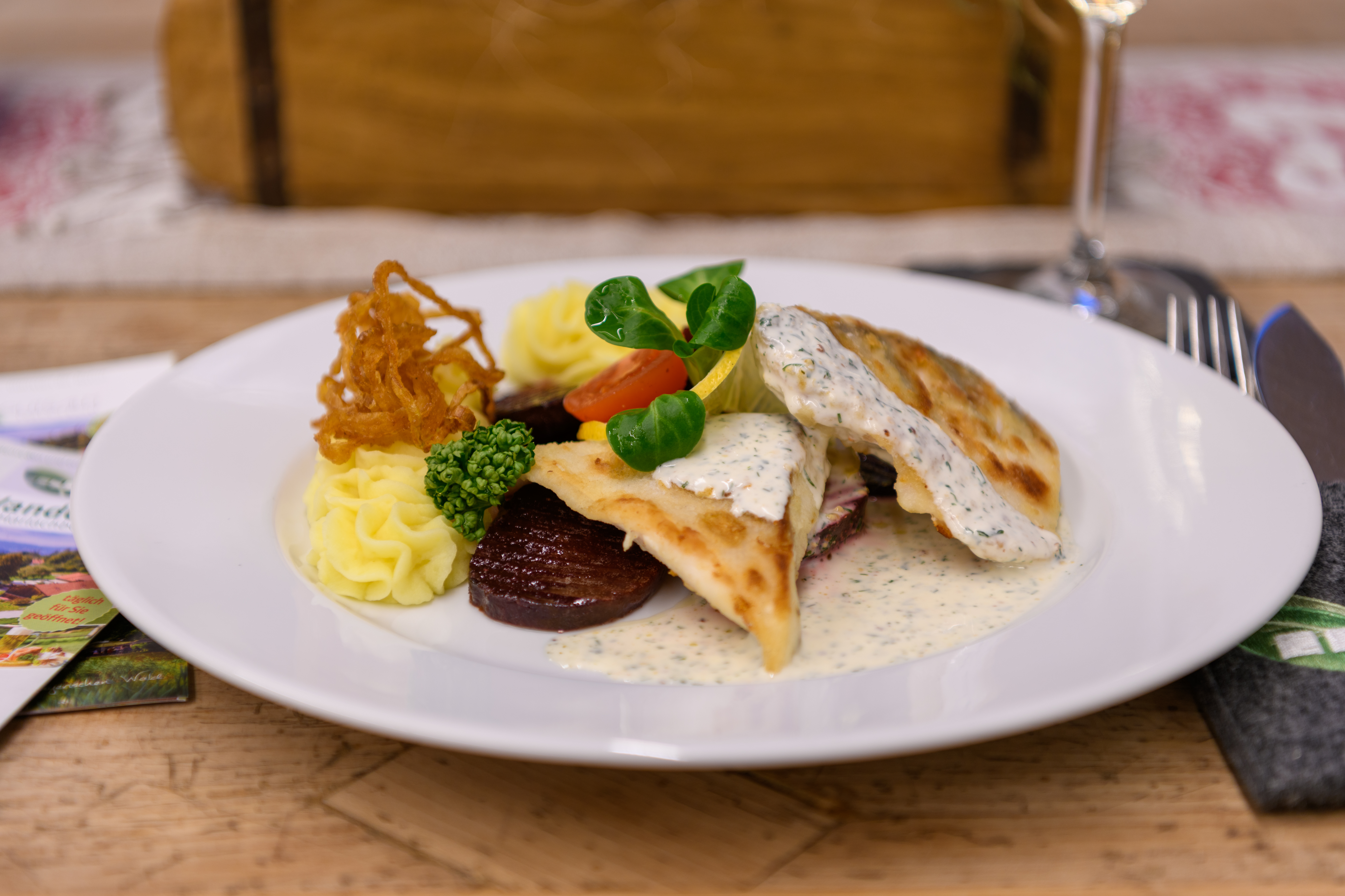 Chalet: Fischfilet - GutsAlm Harlachberg - Essen | Trinken