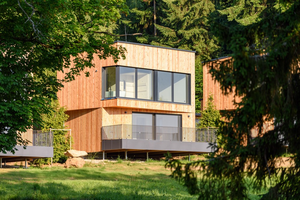 GutsAlm Harlachberg Hütten im Detail Waldschlafhäusl