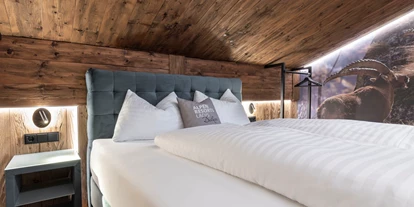 Hüttendorf - Pfunds - Schlafzimmer - Chalet Laudegg