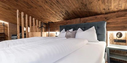 Hüttendorf - Pfunds - Schlafzimmer - Chalet Laudegg