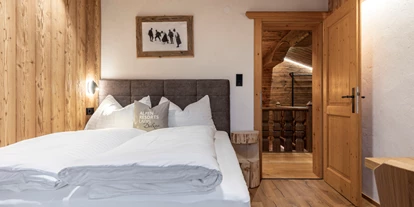 Hüttendorf - Pfunds - Schlafzimmer - Chalet Laudegg