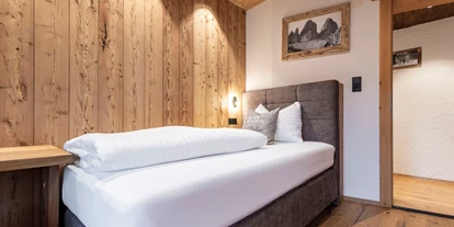 Hüttendorf - Pfunds - Schlafzimmer - Chalet Laudegg