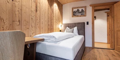 Hüttendorf - Pfunds - Schlafzimmer - Chalet Laudegg