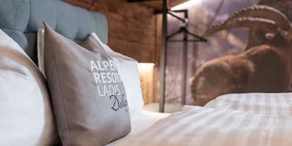 Hüttendorf - Pfunds - Schlafzimmer - Chalet Laudegg