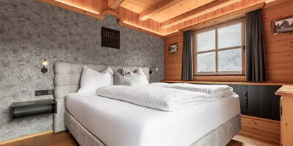 Hüttendorf - Pfunds - Schlafzimmer - Chalet Laudegg