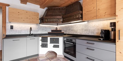 Hüttendorf - Pfunds - Küche - Chalet Laudegg