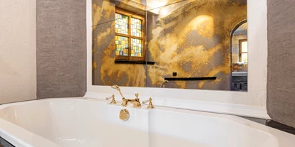 Hüttendorf - Pfunds - Badewanne - Chalet Laudegg