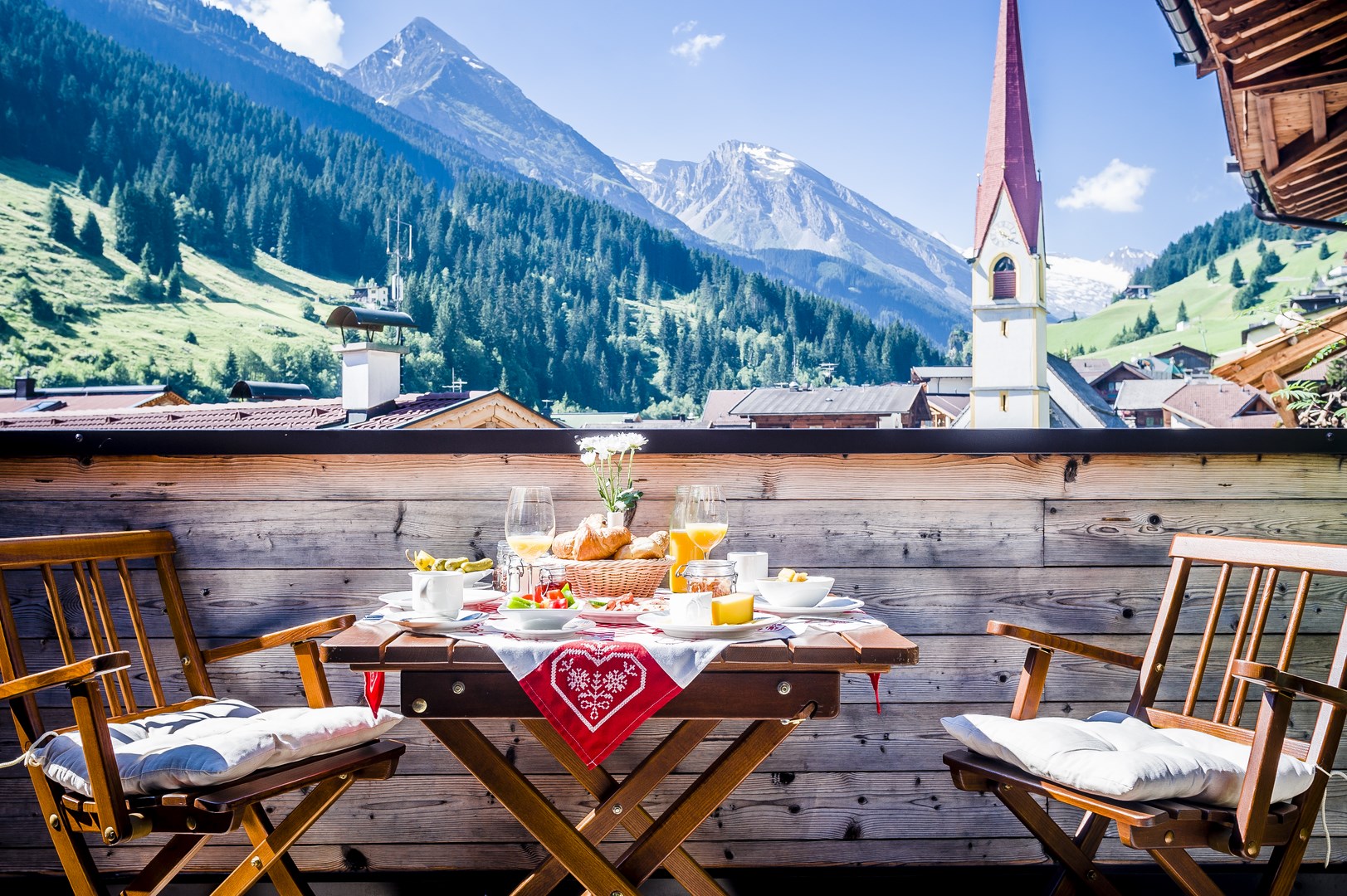 Chalet: Frühstück mit Weitblick - Alpendorf Anno Dazumal - Außen, Essen | Trinken