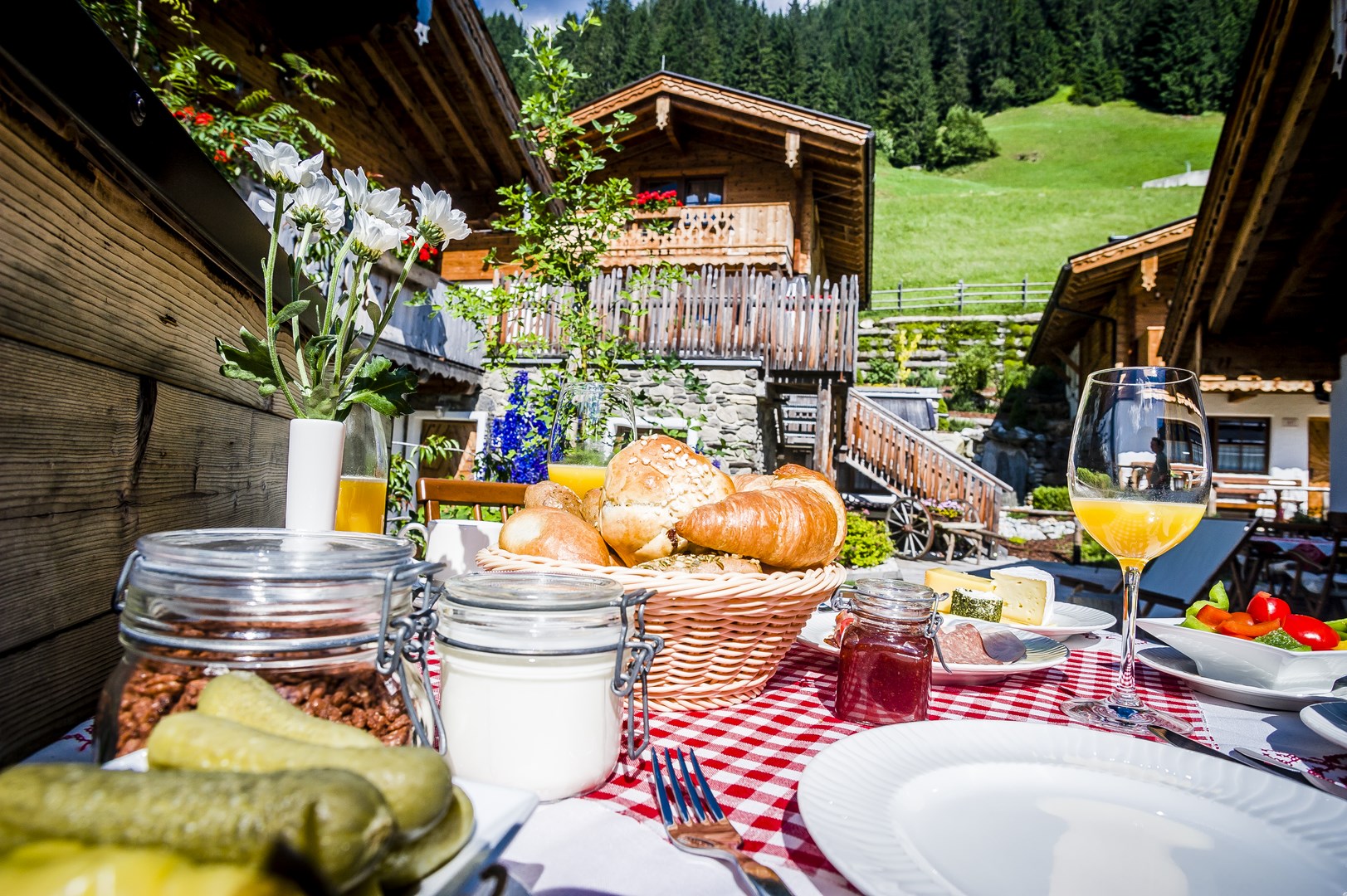 Chalet: Frühstücken wie ein Kaiser - Alpendorf Anno Dazumal - Außen, Essen | Trinken