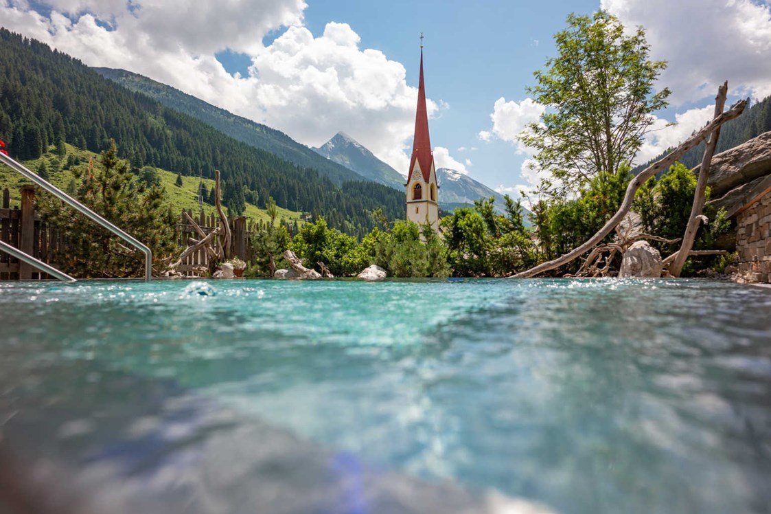 Chalet: Pool mit Bergblick - Alpendorf Anno Dazumal