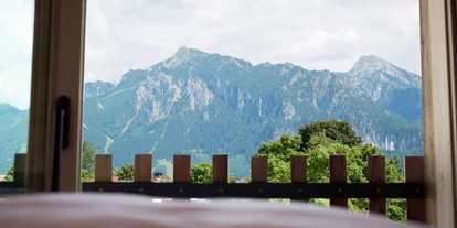 Hüttendorf - Parkplatz direkt an der Hütte - Blick auf Schloss Neuschwanstein - Luxus Chalet Schlossblick