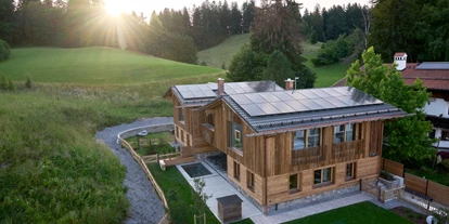 Hüttendorf - Parkplatz direkt an der Hütte - Ziegelberg Chalets - Luxus Chalet Schlossblick