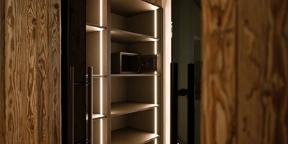 Hüttendorf - Parkplatz direkt an der Hütte - Safe im Kleiderschrank - Luxus Chalet Schlossblick