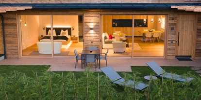 Hüttendorf - Parkplatz direkt an der Hütte - AURA CHALETS