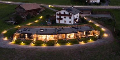 Hüttendorf - Parkplatz direkt an der Hütte - AURA CHALETS