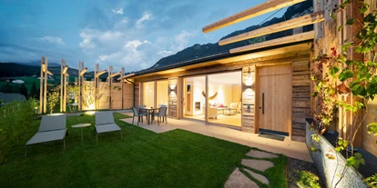 Hüttendorf - Parkplatz direkt an der Hütte - AURA CHALETS
