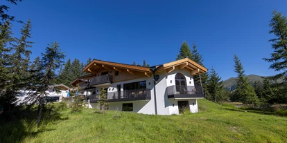 Hüttendorf - Chaletgröße: 4 - 6 Personen - Pinzgau - Sommer auf der Sam-Alm www.Sam-Alm.com Buchungen Tel. 00498642228 Mail kontakt@hinterwirt.de oder direkt Online #urlaubaufderalm #almurlaub #zilltalarena #samalm #naturpur #ferienchalets #myzillertalarena #sommerindenbergen #gerlospass #ebikelife #hochkrimml #nationalparkhohetauern #krimmlerwasserfälle #krimml #hinterwirt #salzburgerland #tirol #tirolaustria #pinzgau - Sam-Alm