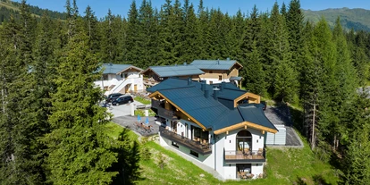 Hüttendorf - Chaletgröße: 4 - 6 Personen - Pinzgau - Sommer auf der Sam-Alm www.Sam-Alm.com Buchungen Tel. 00498642228 Mail kontakt@hinterwirt.de oder direkt Online #urlaubaufderalm #almurlaub #zilltalarena #samalm #naturpur #ferienchalets #myzillertalarena #sommerindenbergen #gerlospass #ebikelife #hochkrimml #nationalparkhohetauern #krimmlerwasserfälle #krimml #hinterwirt #salzburgerland #tirol #tirolaustria #pinzgau - Sam-Alm