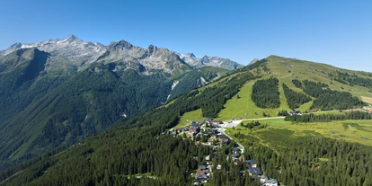 Hüttendorf - Chaletgröße: 4 - 6 Personen - Pinzgau - Sommer auf der Sam-Alm www.Sam-Alm.com Buchungen Tel. 00498642228 Mail kontakt@hinterwirt.de oder direkt Online #urlaubaufderalm #almurlaub #zilltalarena #samalm #naturpur #ferienchalets #myzillertalarena #sommerindenbergen #gerlospass #ebikelife #hochkrimml #nationalparkhohetauern #krimmlerwasserfälle #krimml #hinterwirt #salzburgerland #tirol #tirolaustria #pinzgau - Sam-Alm