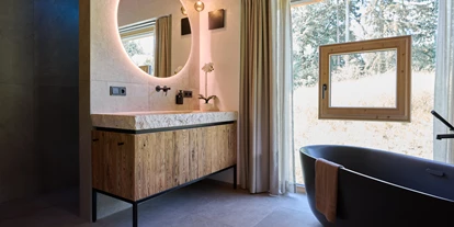 Hüttendorf - Parkplatz direkt an der Hütte - Wellness Bad - 5-Sterne Chalet Waldblick