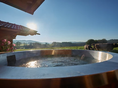 Hüttendorf - Hot Tub: beim Chalet - Badezuber Chalet - Wenighof Chalets