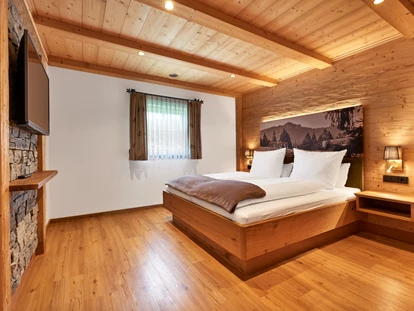 Hüttendorf - Hot Tub: beim Chalet - Wenighof Chalets