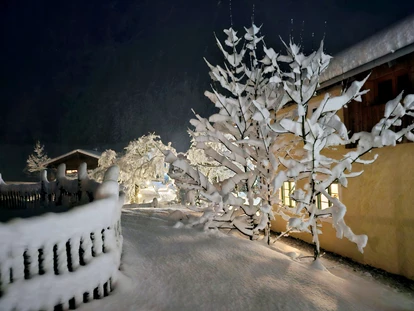 Hüttendorf - Whirlpool: beim Chalet - Winterabend - Chalets&Suiten Beim Waicher