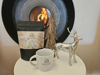 Hüttendorf - Whirlpool: beim Chalet - Die gute Tasse Kaffee zum Frühstück - unser Urlaubskaffee von der Rösterei Baruli in Stein an der Traun. - Chalets&Suiten Beim Waicher