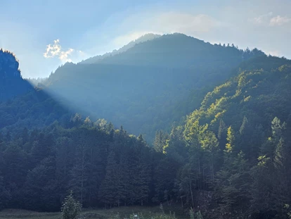 Hüttendorf - Whirlpool: beim Chalet - Abendsonne - Chalets&Suiten Beim Waicher
