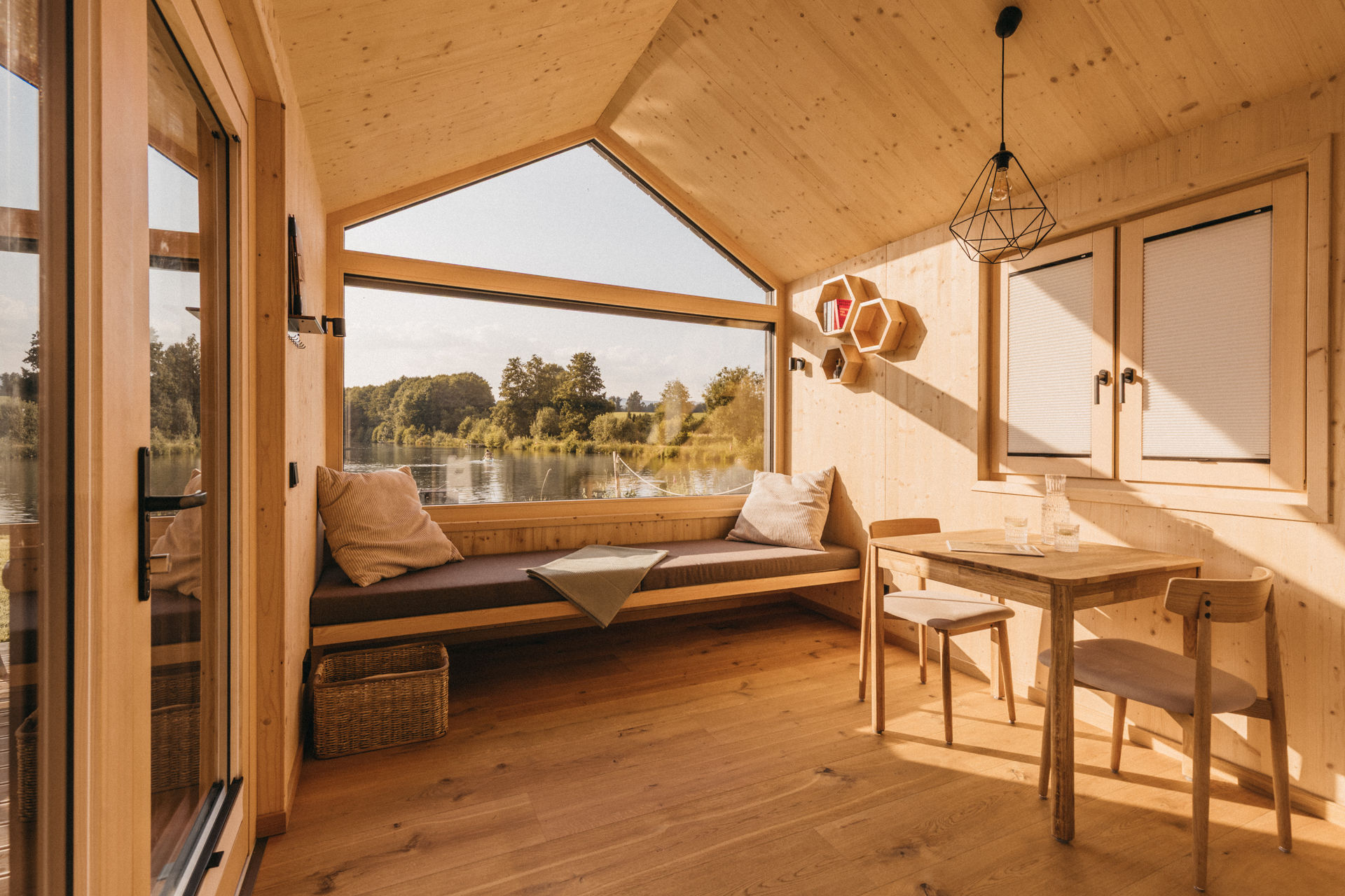 Hüttendorf - Bar/Pub - Deutschland - Panoramasicht im Wohnzimmer - NaturResort Steinwald