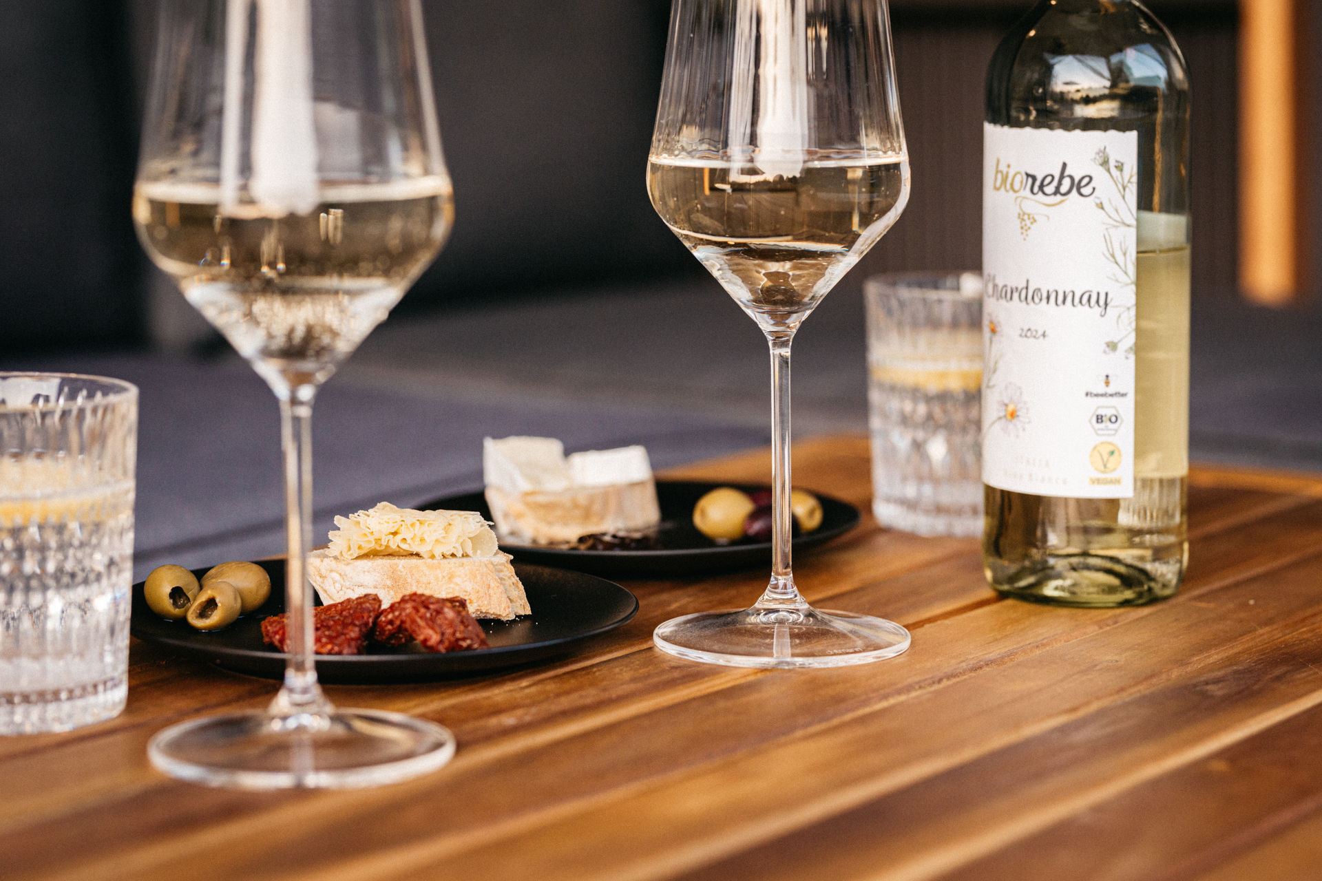 Chalet: Tisch auf der Terrasse - NaturResort Steinwald - Außen