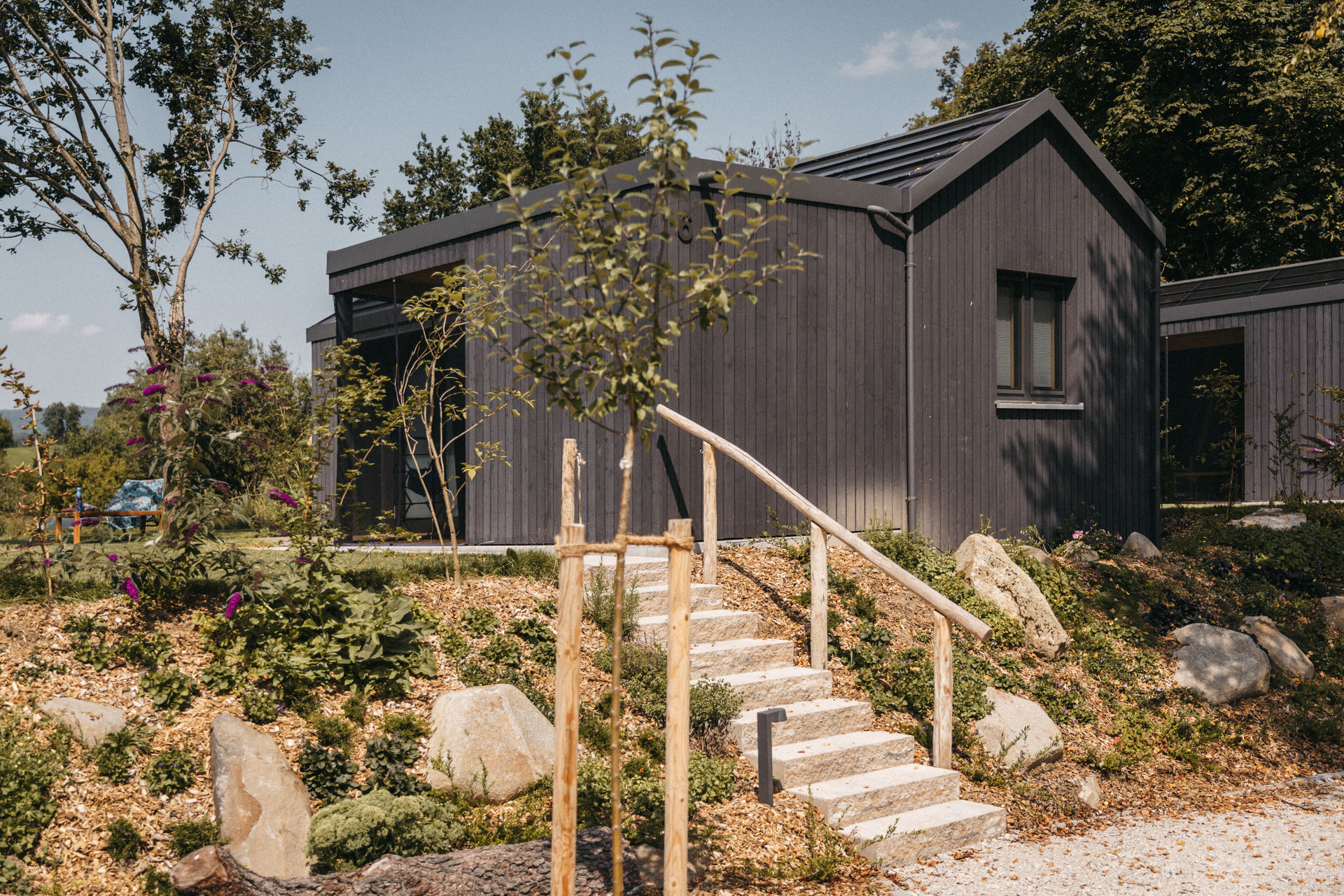 Chalet: Hinterhof der Cabin - NaturResort Steinwald - Außen