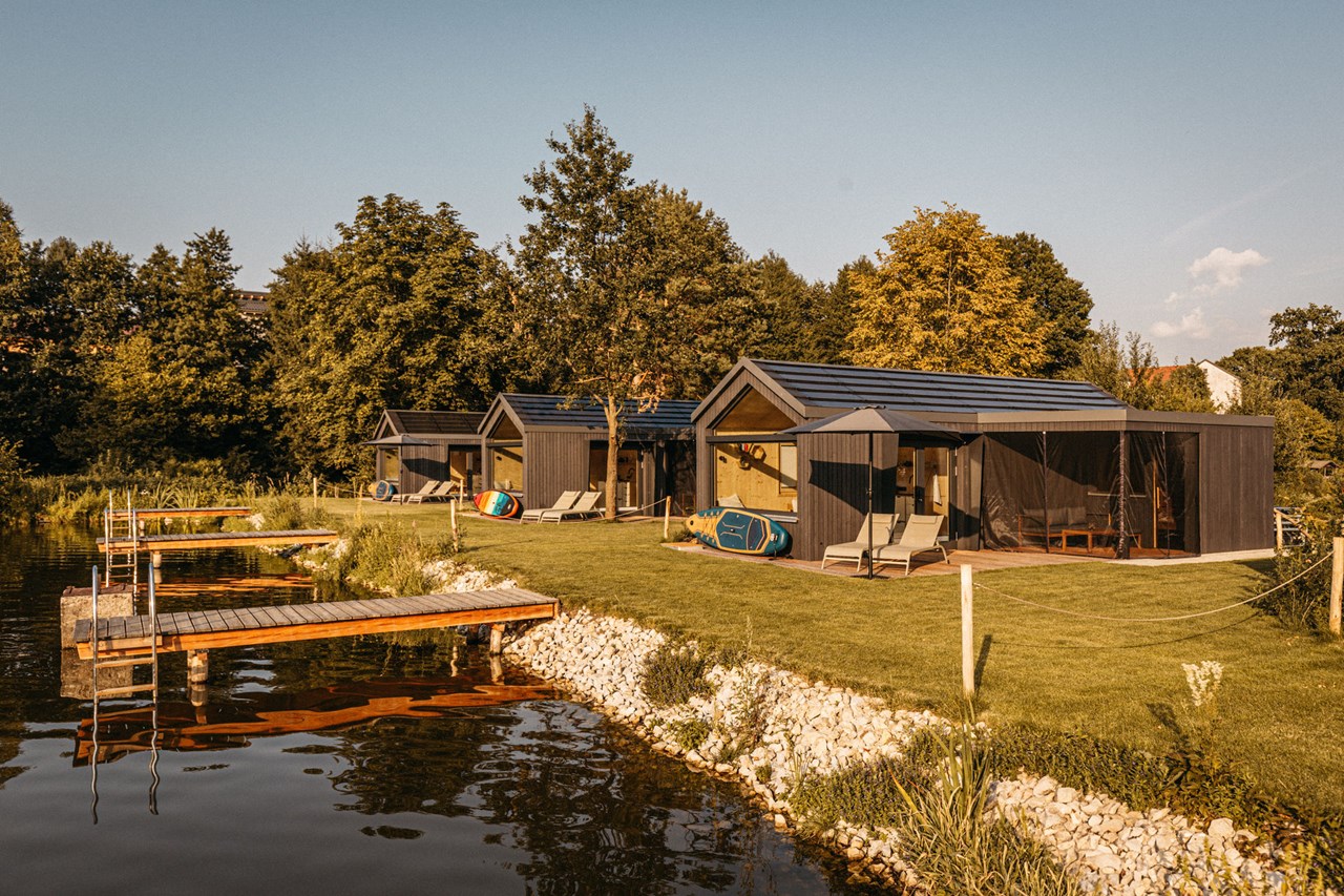 NaturResort Steinwald Hütten im Detail *Lakeside-Cabin* mit eigener Sauna ⑤ hundefreundlich
