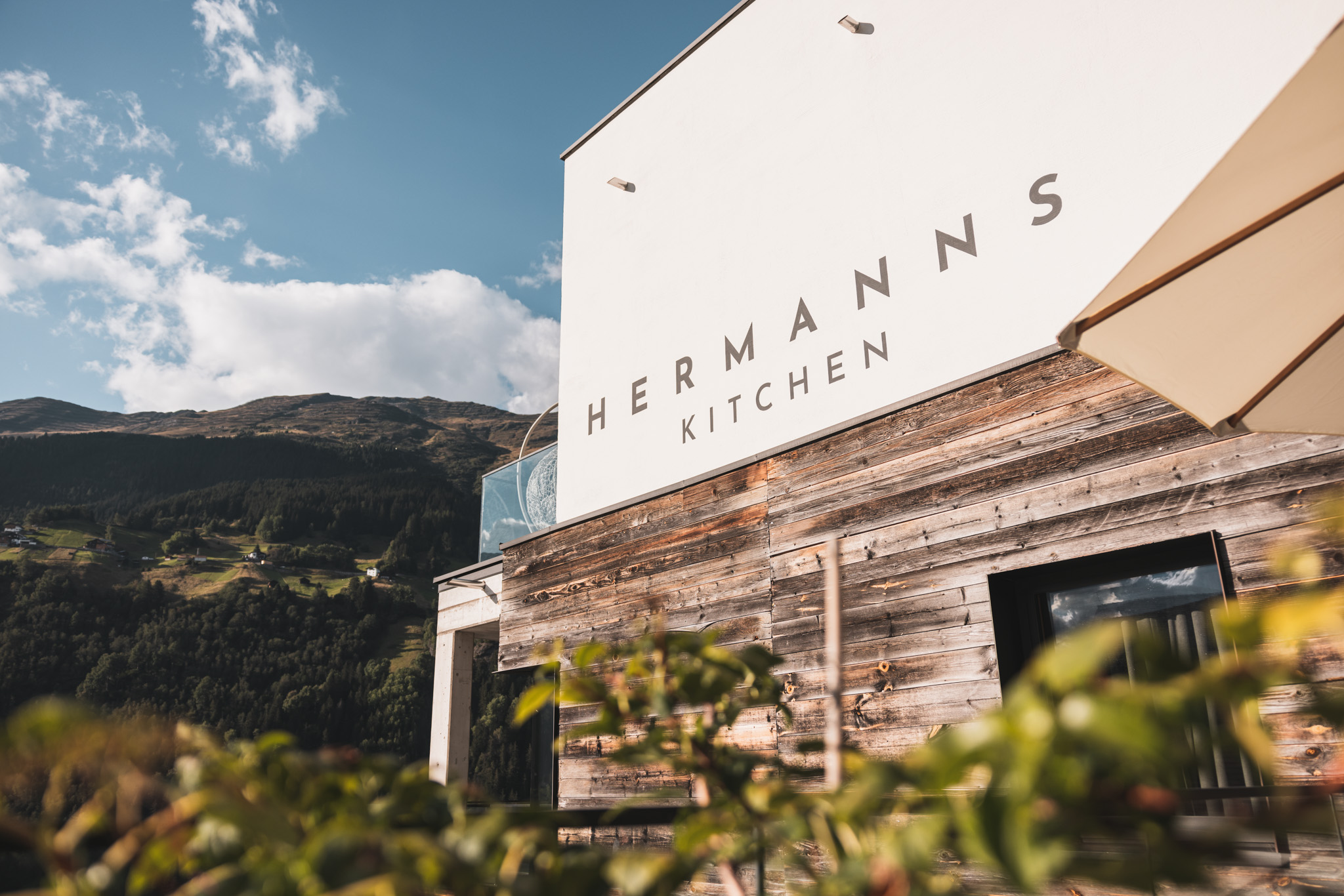 Chalet: Hermanns kitchen - Boutique Hotel und Chalets Bergwiesenglück