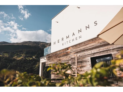 Hüttendorf - Schröcken - Hermanns kitchen - Boutique Hotel und Chalets Bergwiesenglück